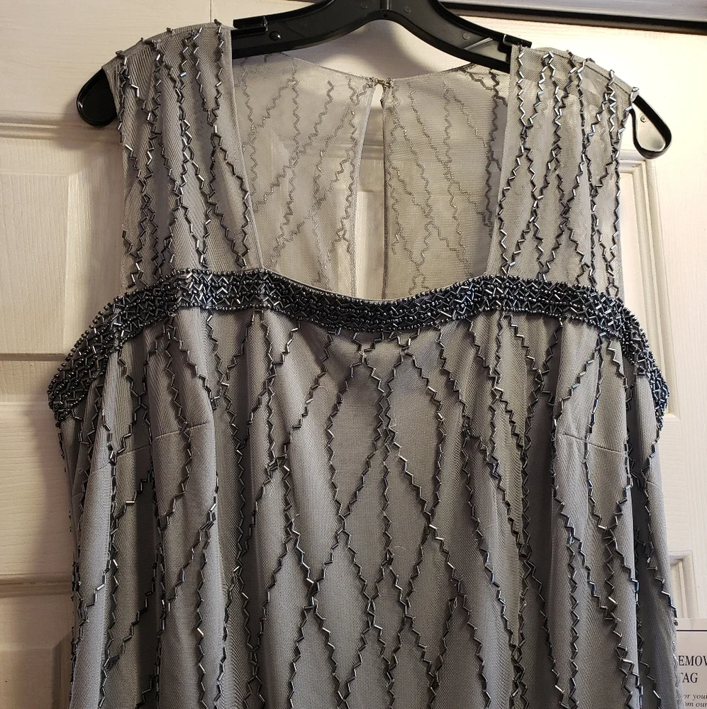🆕Elegant Gray Beaded Evening Gown - Picture 7 of 8